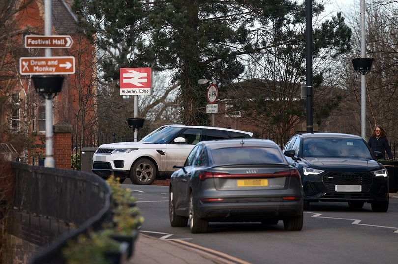 Fresh warnings over car meets blighting Alderley Edge as police urge 'think again'