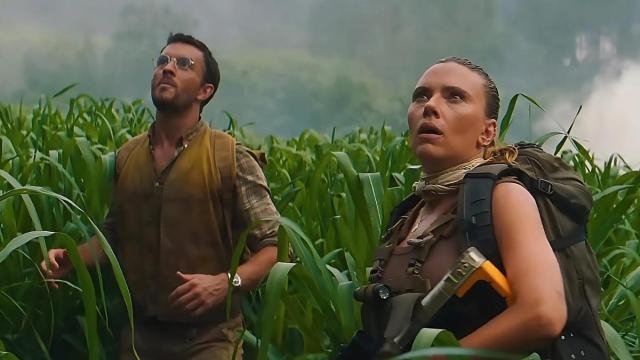 Scarlett Johansson & Jonathan Bailey ‘Confirm' Dating Rumors