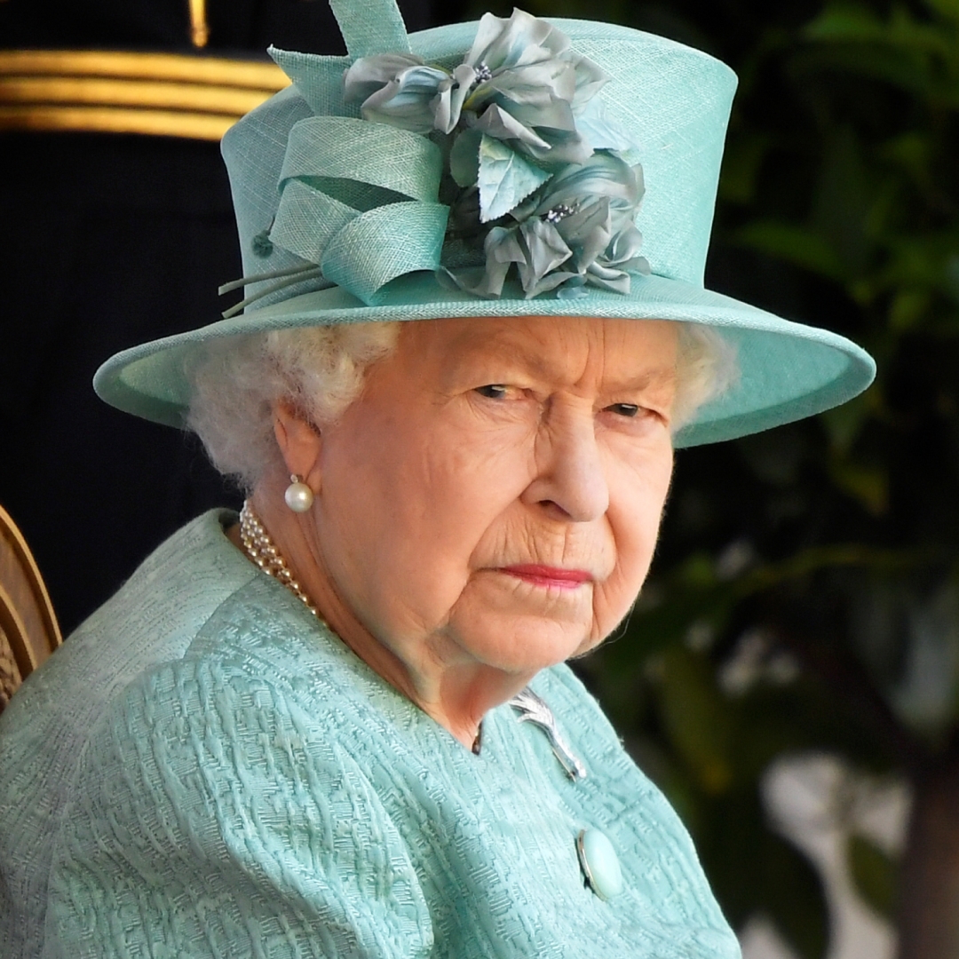 Why Queen Elizabeth "Couldn't" Give Fan Her Autograph While So Many People Were "Watching"