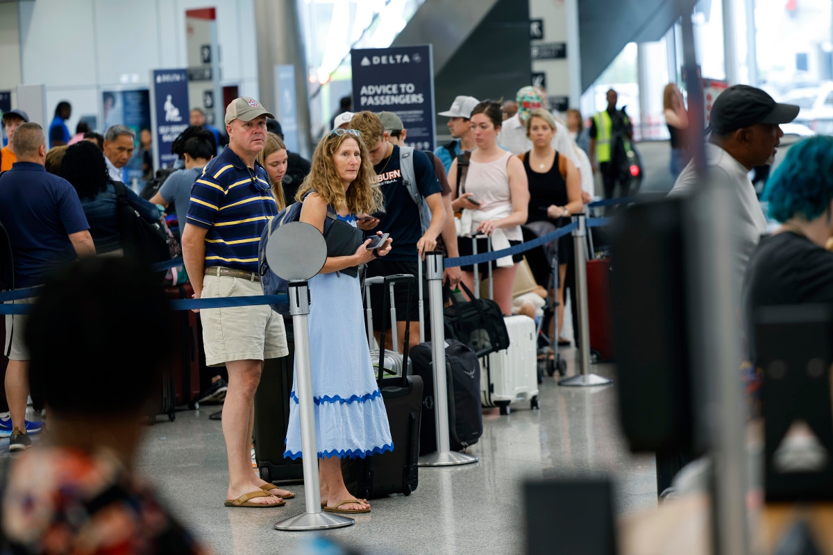 Major U.S. Airport Cancels Nearly 400 Flights Amid Busy July 4th Travel