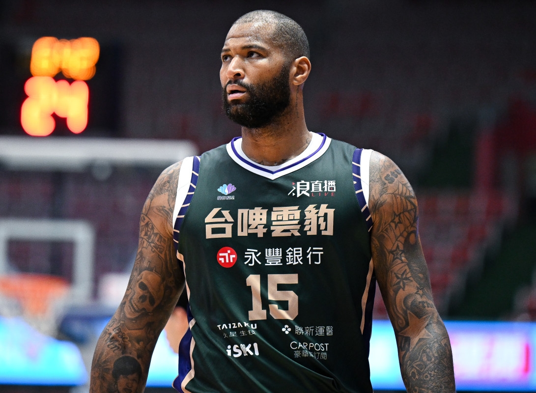 Former NBA Star's On-Court Encounter With Fans Ends With Police Involved