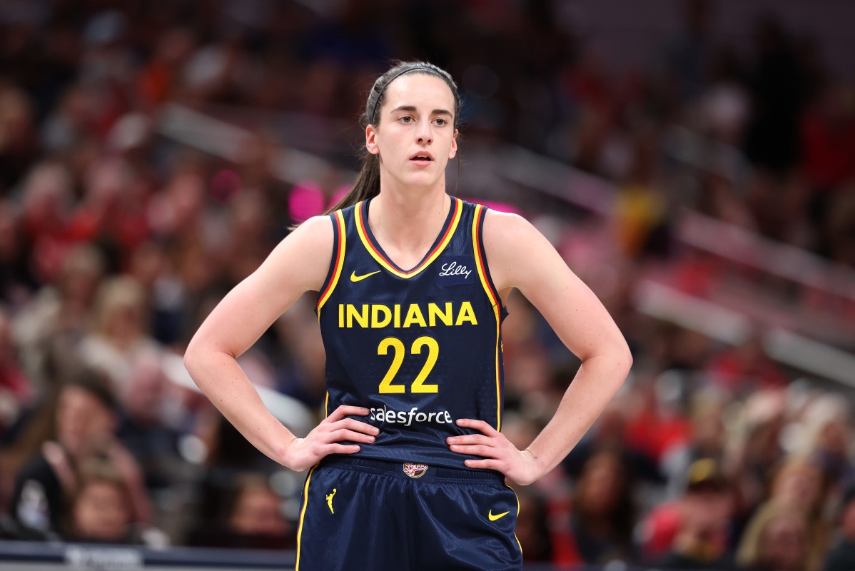 Caitlin Clark Turns Heads With Outfit Before Fever-Sun Game