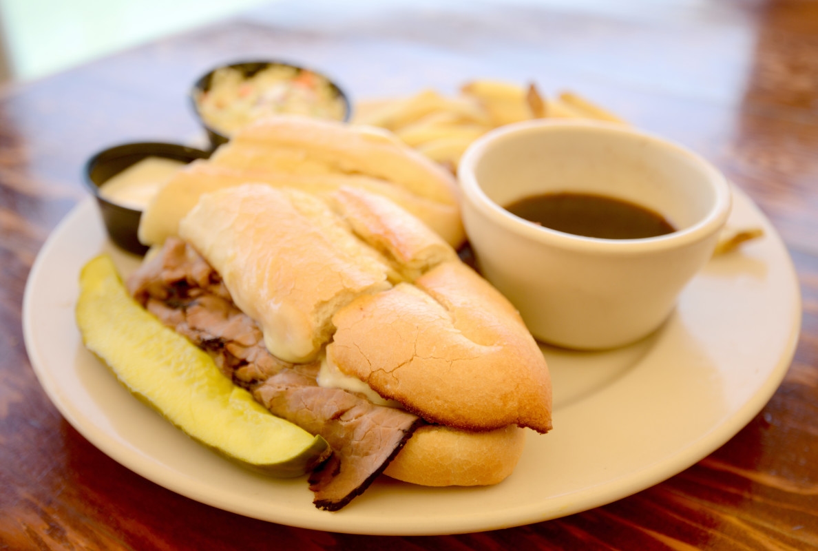 Iconic Restaurant Where 'Mad Men' Filmed Closing After 117 Years in Business