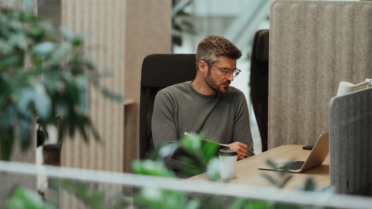 The 10-Minute Desk Workout Soldiers Use to Stay Fit