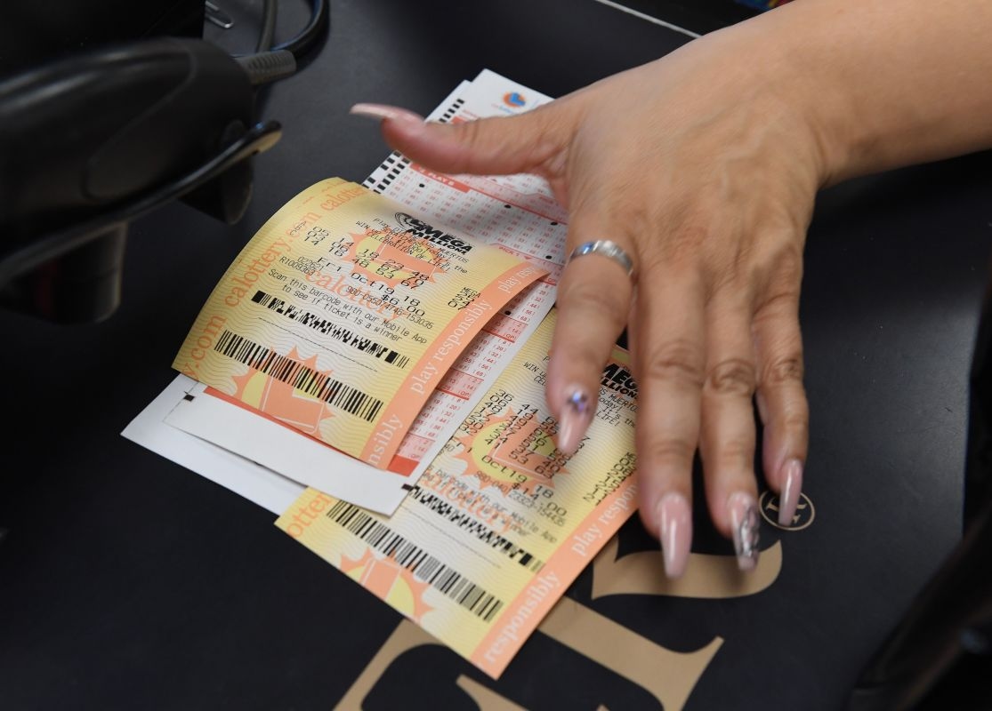 $348 Million Mega Millions Jackpot Winner Sold at Gas Station Breaks Record