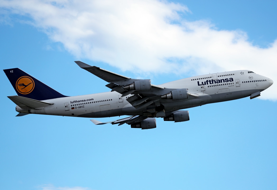 A Flight Carrying 200 Passengers Flew From Germany to Spain Without a Pilot
