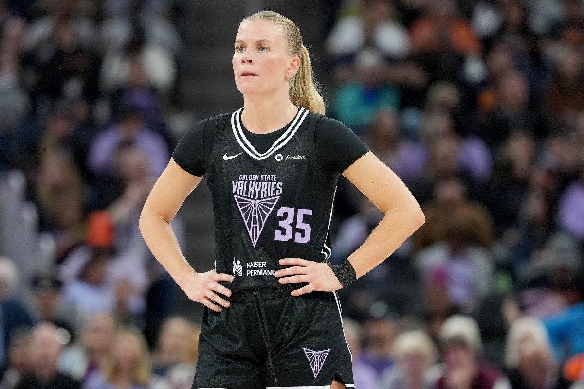 WNBA Coach Breaks Silence After Cutting Player Following 18-Hour Flight