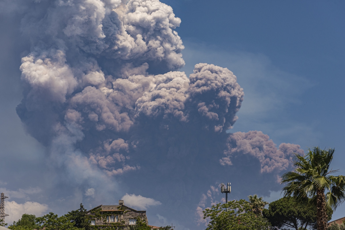 Mount Etna In Italy Erupted on Monday