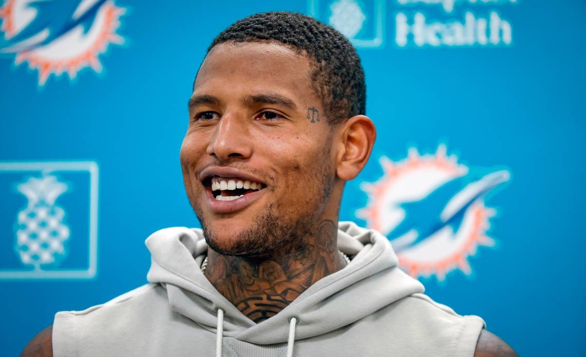Dolphins tight end Darren Waller to begin 2025 training camp on physically unable to perform list