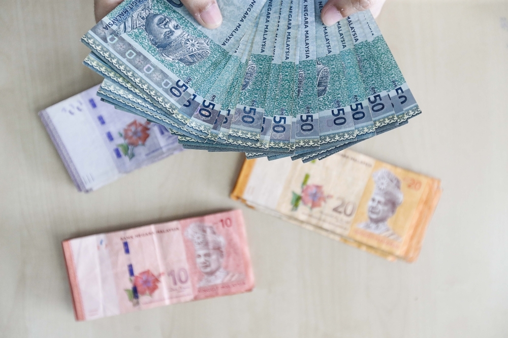 DOSM: Average Malaysian salary grew to RM3,332 in 2022, but disparity across sectors and skills persists