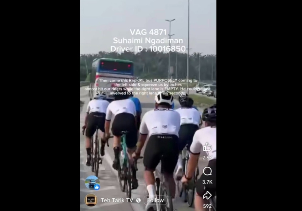 Police tracking down cyclists who blocked bus lane on Kuala Selangor road
