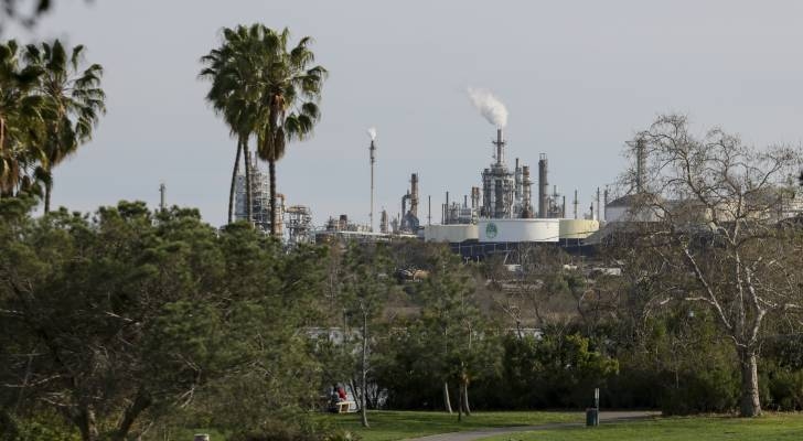 ‘Cannot do business in the state of California': Gas prices could hit $8/gallon as two refineries shut down