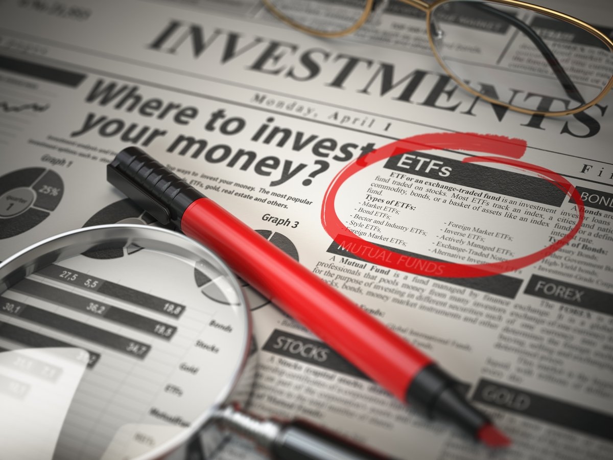 Warren Buffett Says to Buy This Kind of ETF. One Could Turn $1,000 Per Month Into $252,000 in 10 Years.