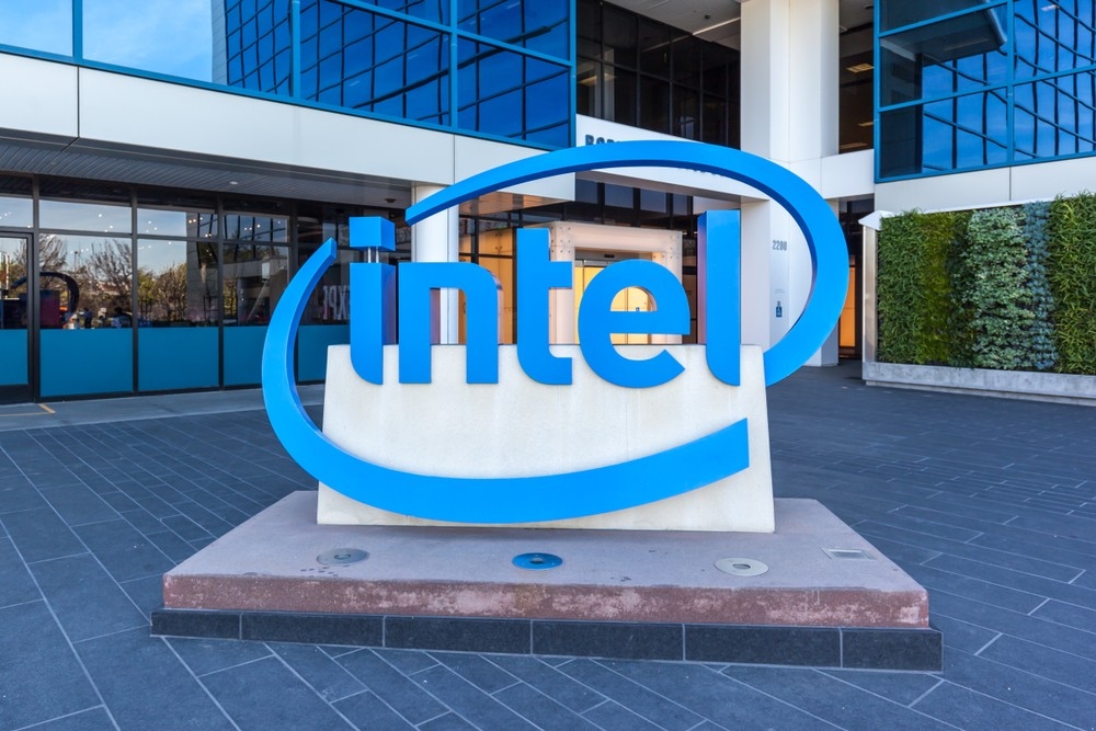 Intel Swings to Quarterly Loss, Plans to Cut Workforce by 15%