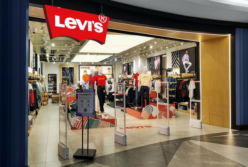 Levi Strauss Lifts Full-Year Outlook Following Fiscal Second-Quarter Beat