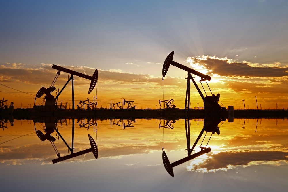 Oil Rig Count Falls by 6; Crude Set for Sharp Weekly Decline