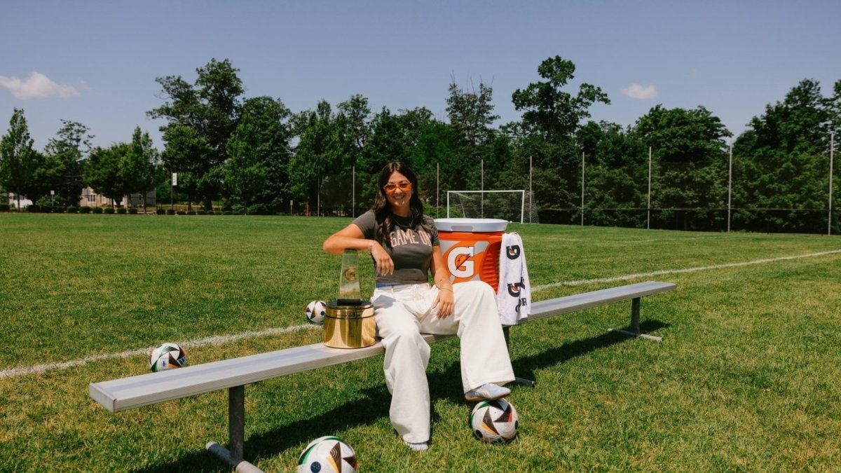Abby Wambach surprises Addison Halpern with Gatorade Player of the Year Award
