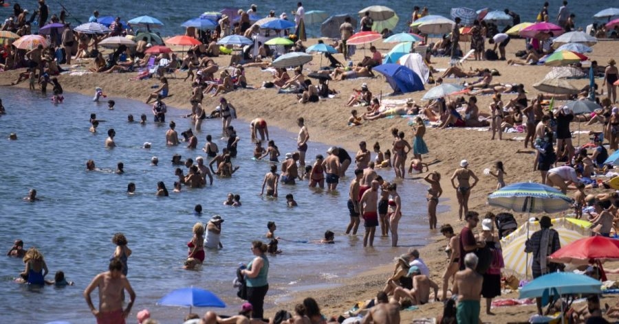 Bacteria levels prompt beach closures over Fourth of July weekend