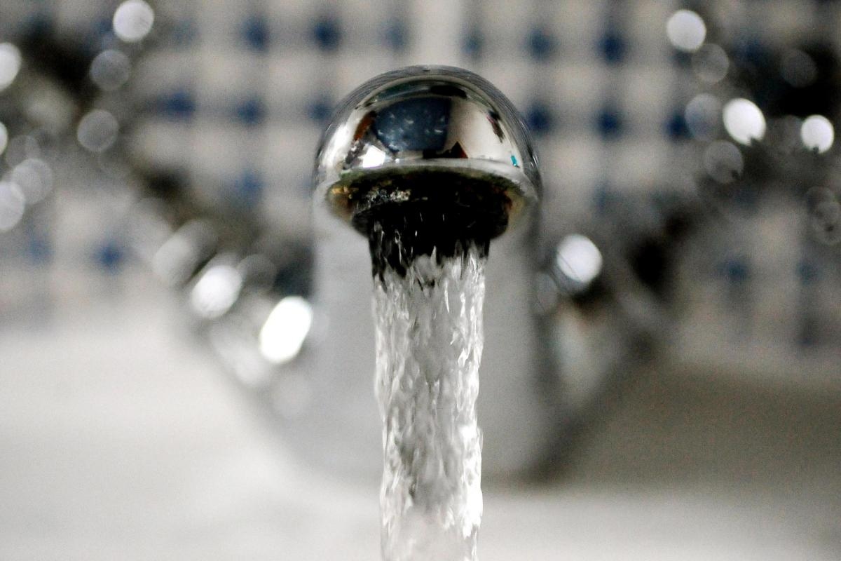 Reports of no water across area on one of hottest days