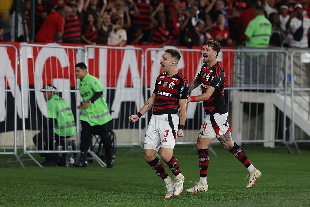 🎥 Flamengo edge Atlético in tense clash, go top in Brasileirão