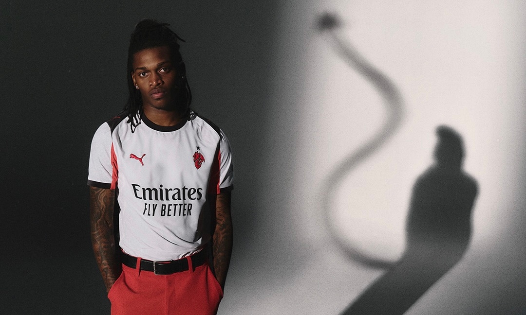 📸 Milan unveil 25/26 away kit: the iconic little devil is back 😈
