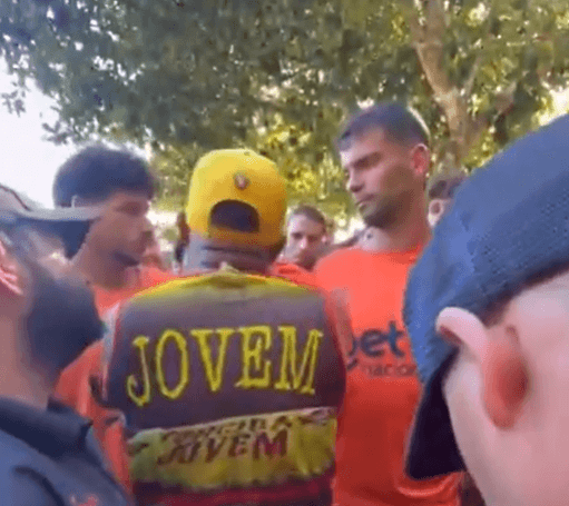 🎥 Sport ultras storm training ground, striker attacked