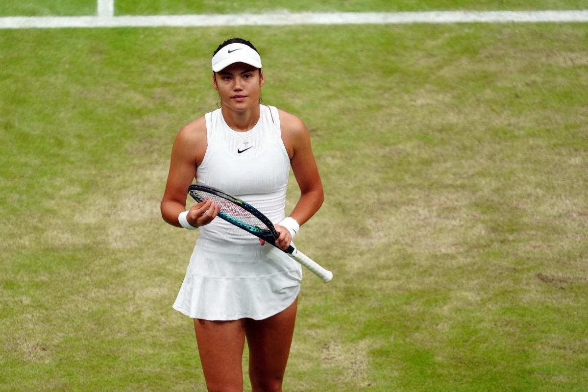 Emma Raducanu watches Carlos Alcaraz win as 'romance blossoms'