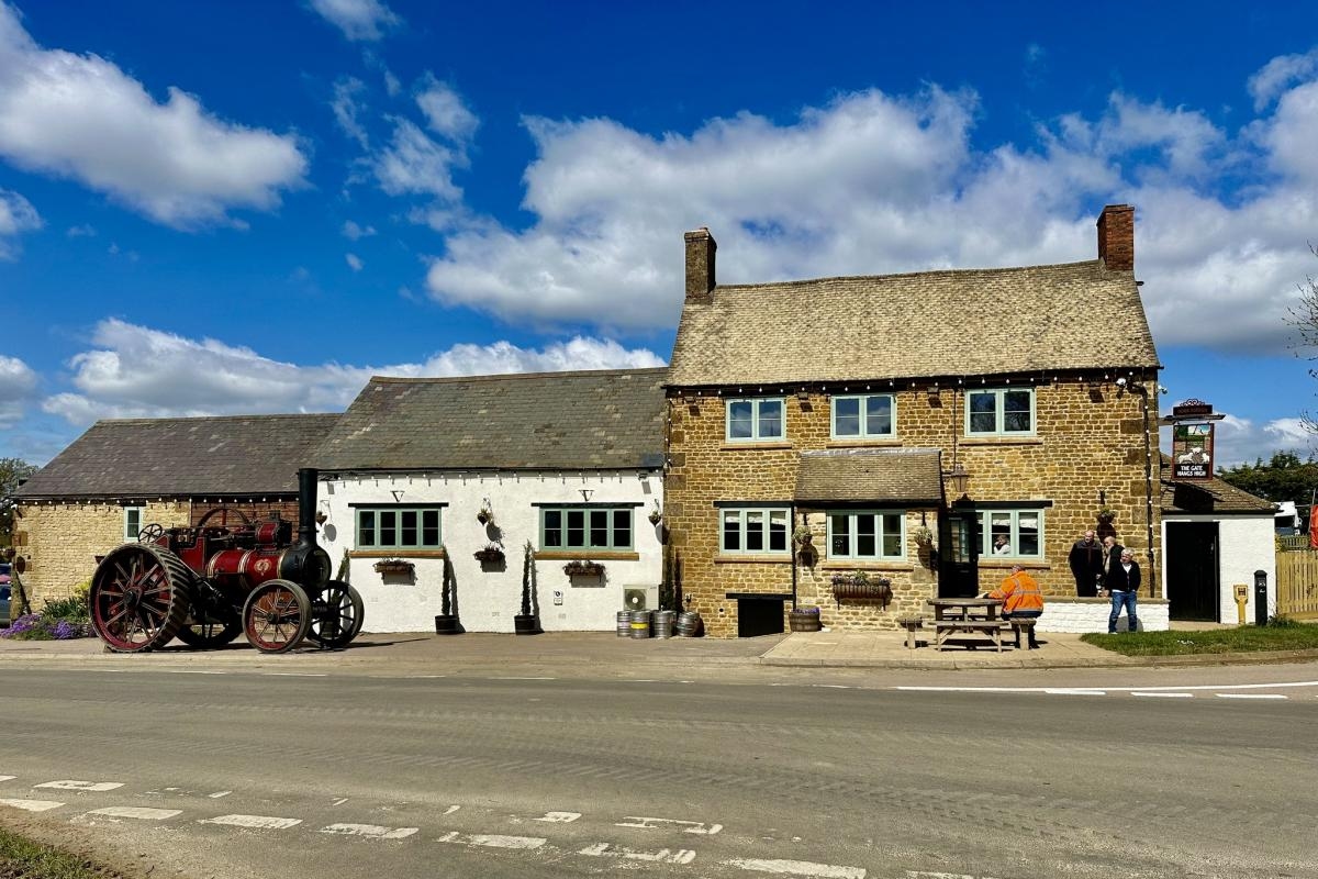 Pub with rooms on edge of Cotswolds slammed over 'poor hygiene'