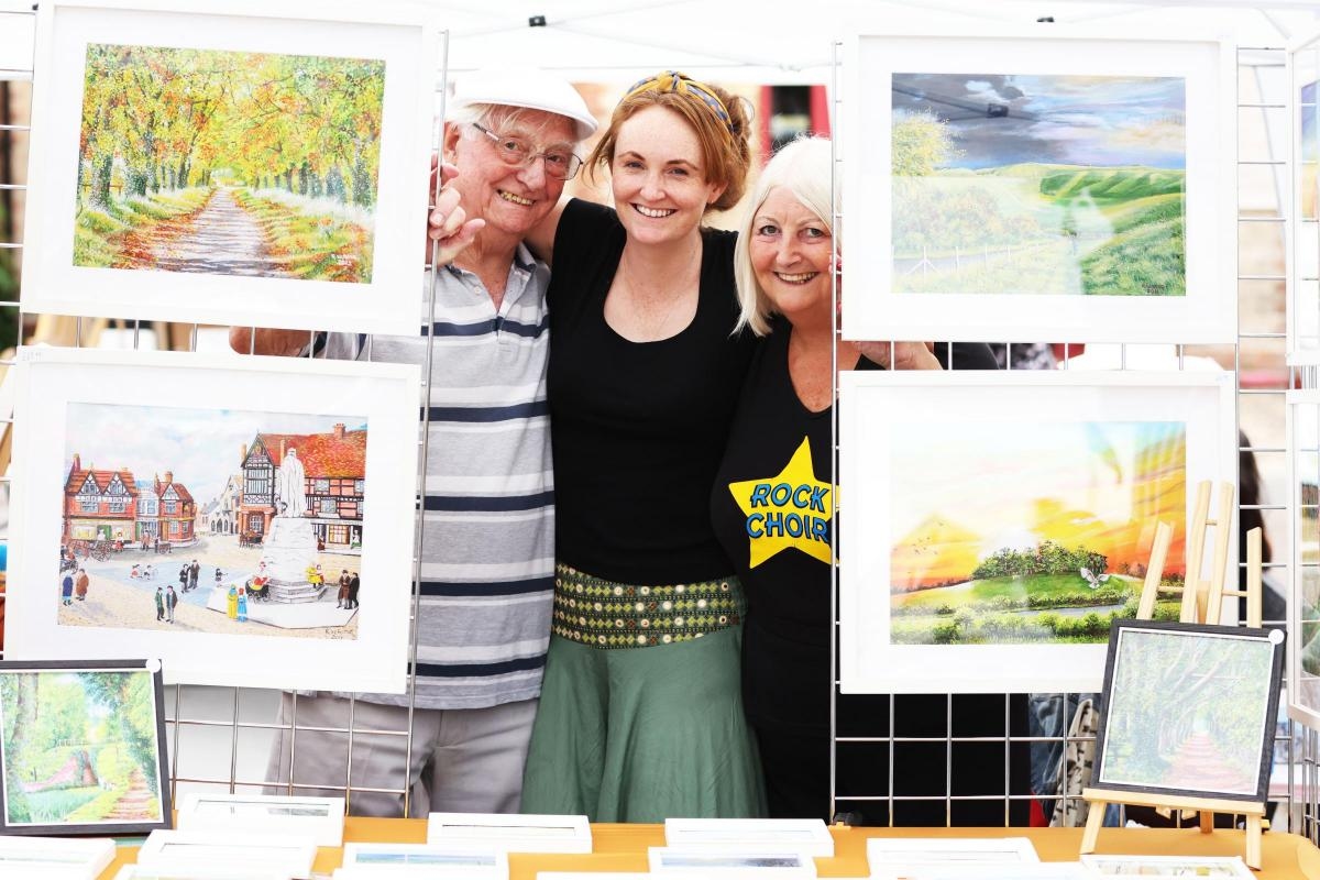 In pictures: Summer arts festival in Oxfordshire opens with artist display