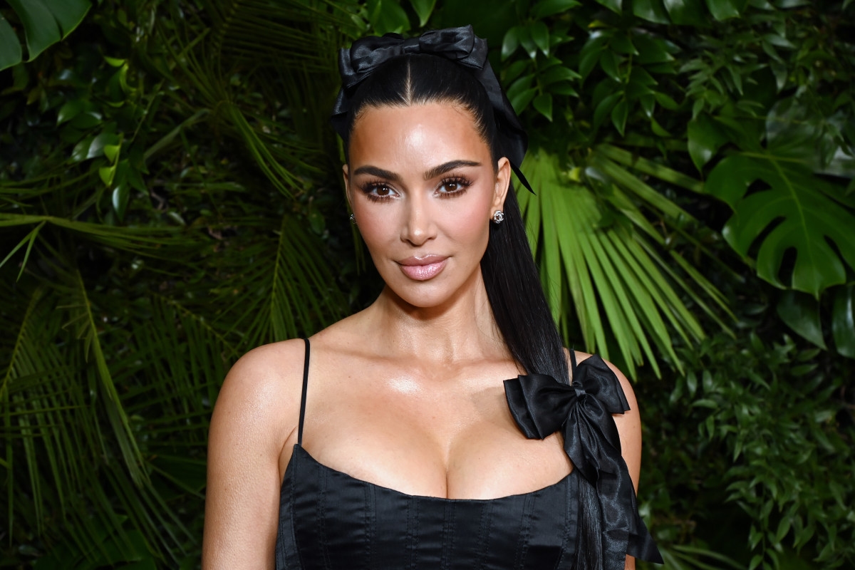 Kim Kardashian Channels Liz Taylor in Stunning Runway Moment