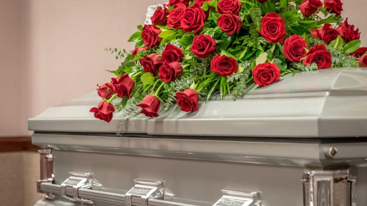Beloved '90s Actor Breaks Social Media Silence on Death of Co-Star in Heartbreaking Post