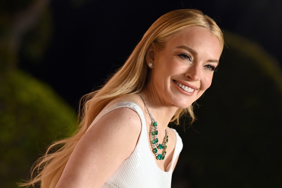 Lindsay Lohan Is the 'Epitome of Beauty' in 'Breathtaking' New Photos: 'She's Never Looked Better'