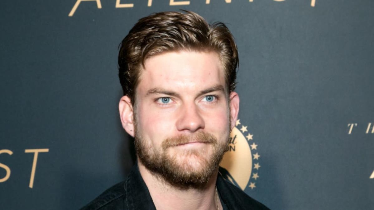 'The Waterfront' Hunk Jake Weary Related to 'Guiding Light' Legend
