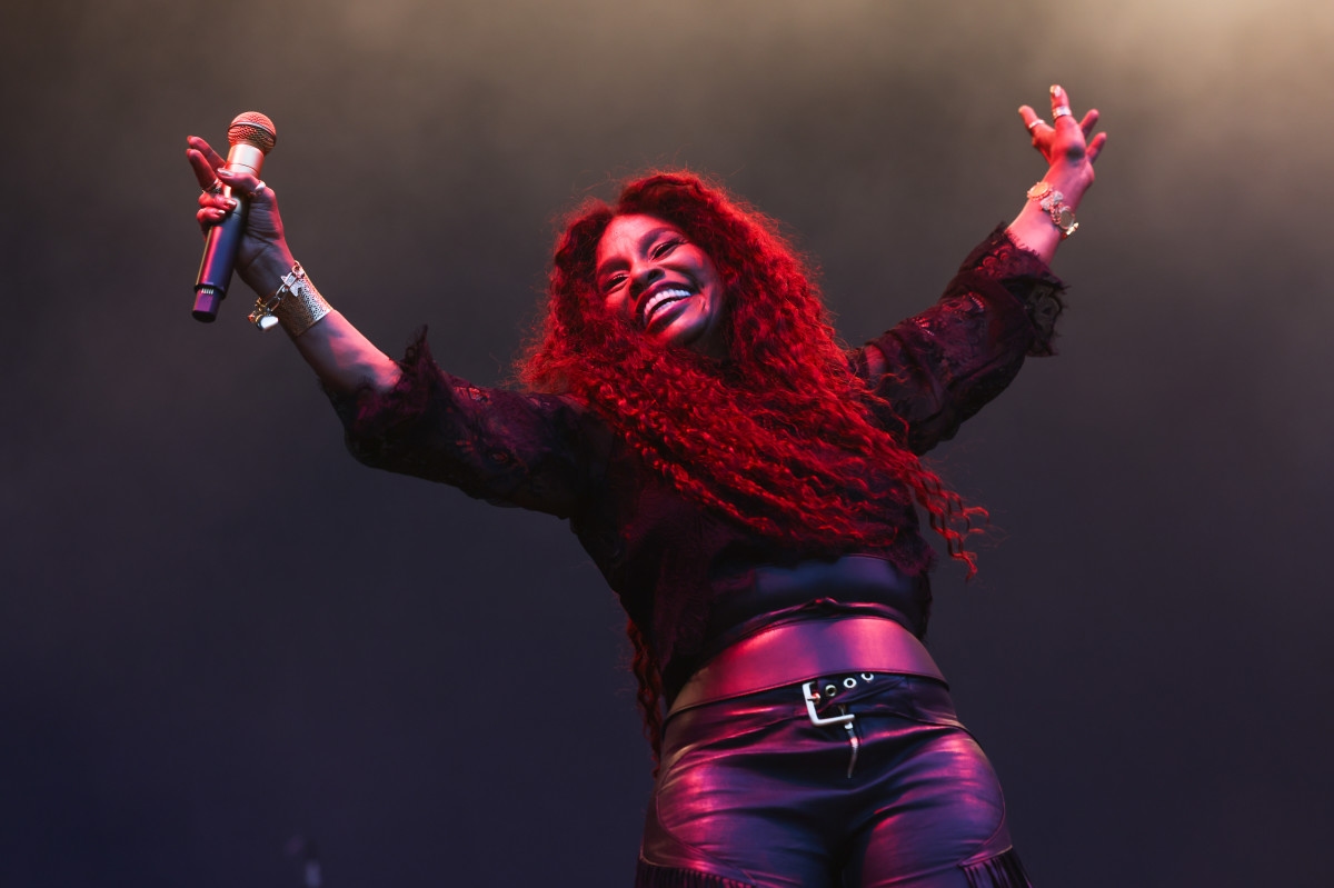 Legendary Singer, 72, Leaves Fans Raving Over 'Phenomenal' Live Performance: 'Dream Come True'