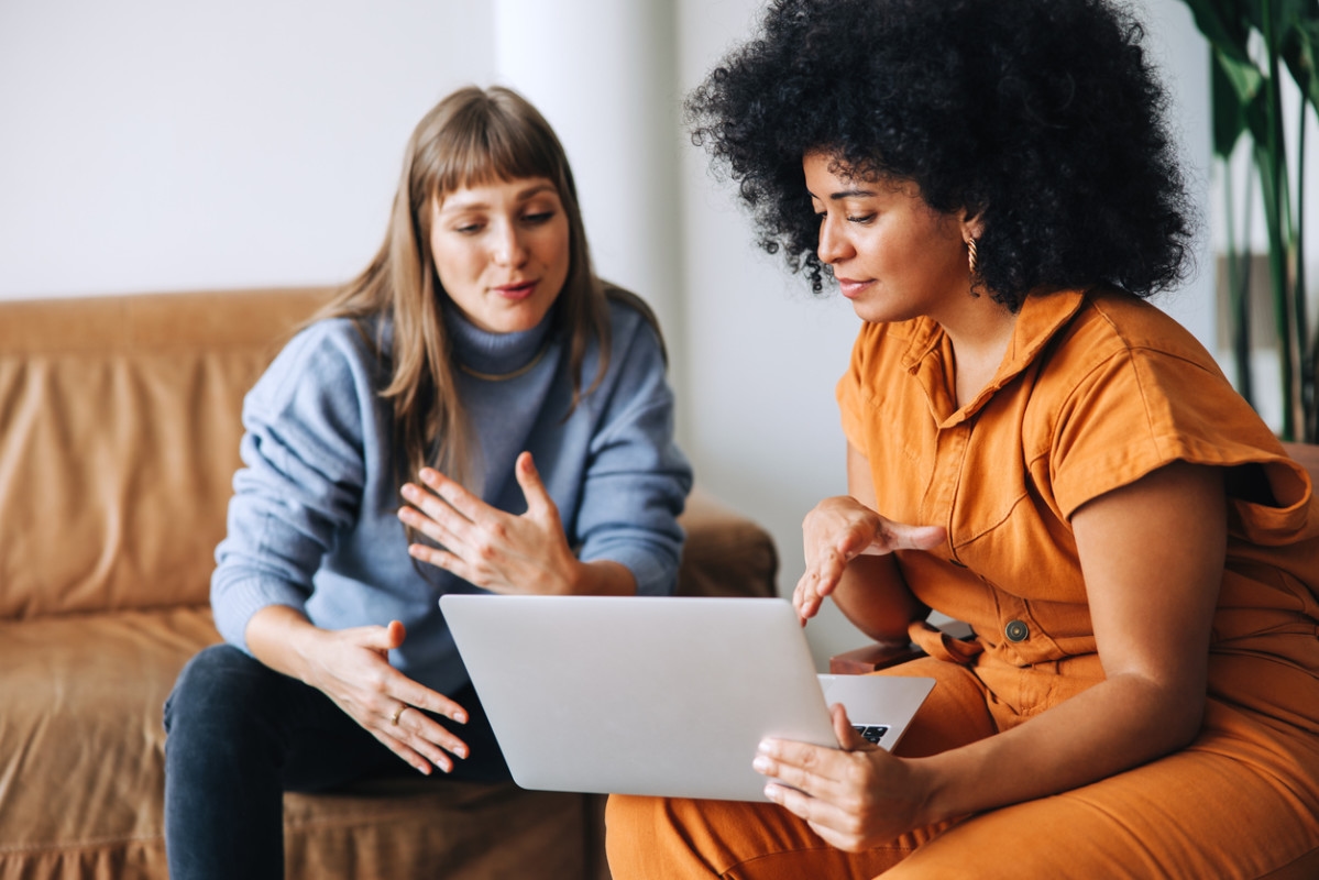 7 Phrases to Politely Interrupt Someone, According to a Therapist