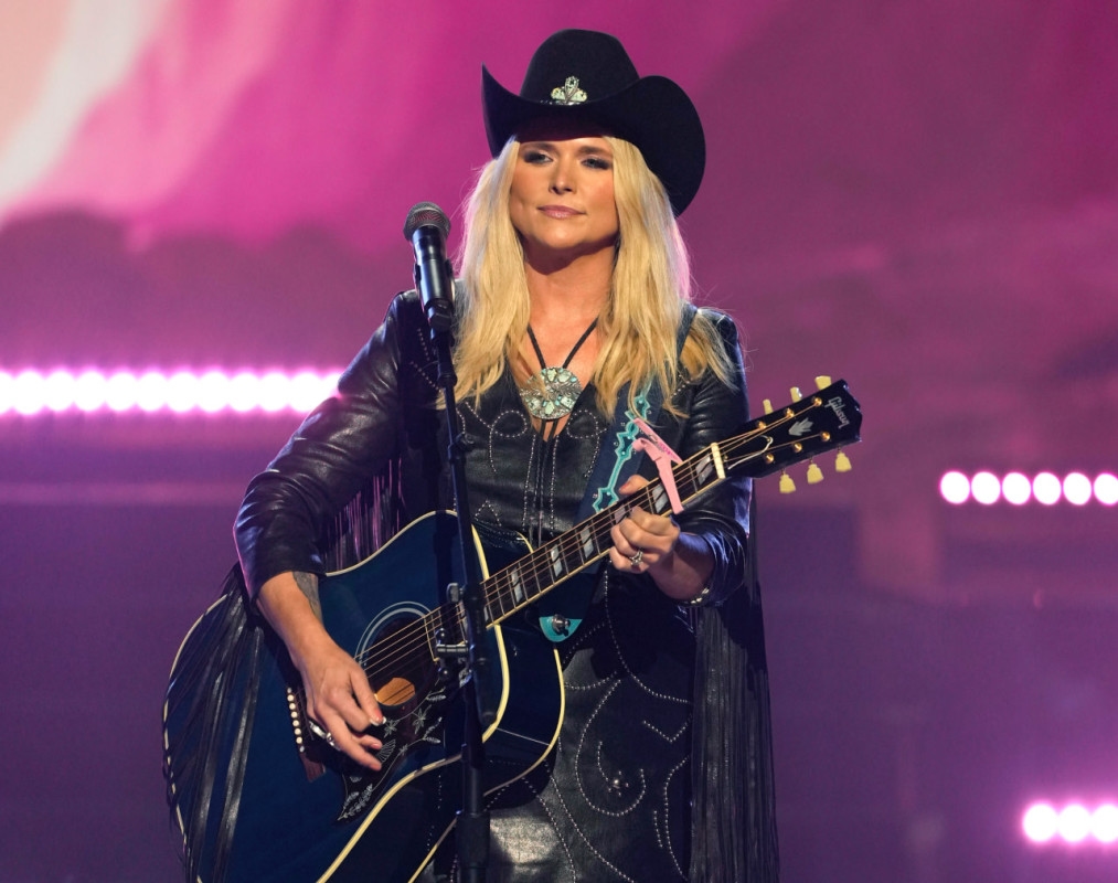 Country Queen Shares 'Bittersweet' Concert Moment After Band Member Suffers Loss