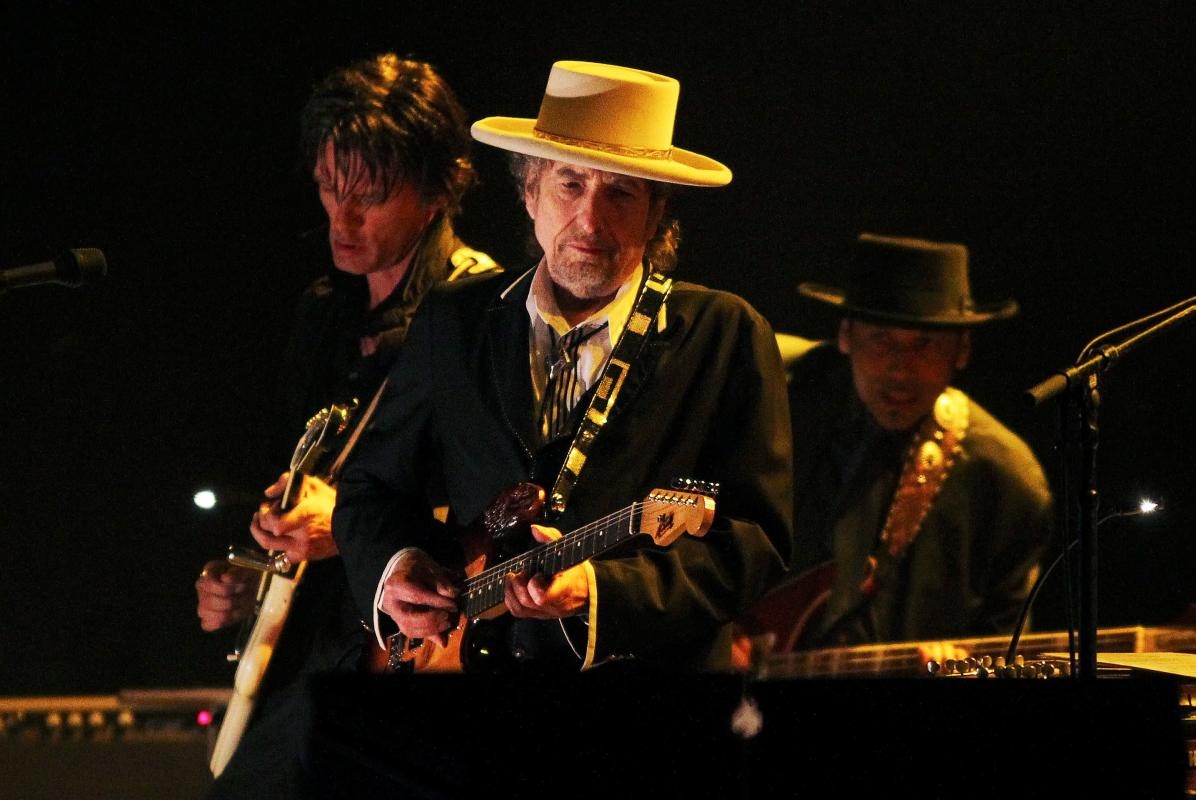 Bob Dylan, 84, Makes Beautifully Heartfelt Tribute to Brian Wilson