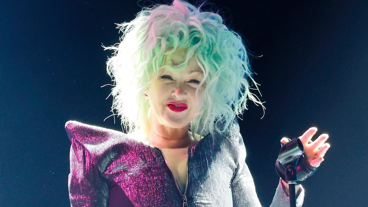 Beloved 80's Pop Legend's Latest Photo Has Fans Spinning Out of Control in Excitement