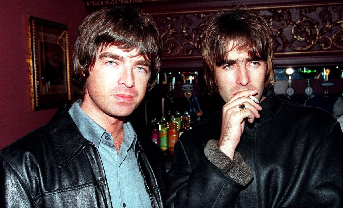 Legendary ‘90s Rock Band Reunites for First Performance in 16 Years & Fans Are 'Sobbing'