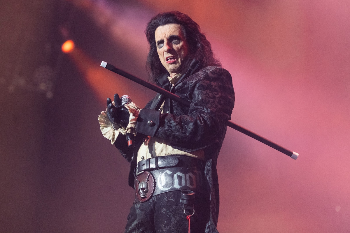 Rock Pioneer, 77, Stuns Fans with Awesome Cover of '70s Classic