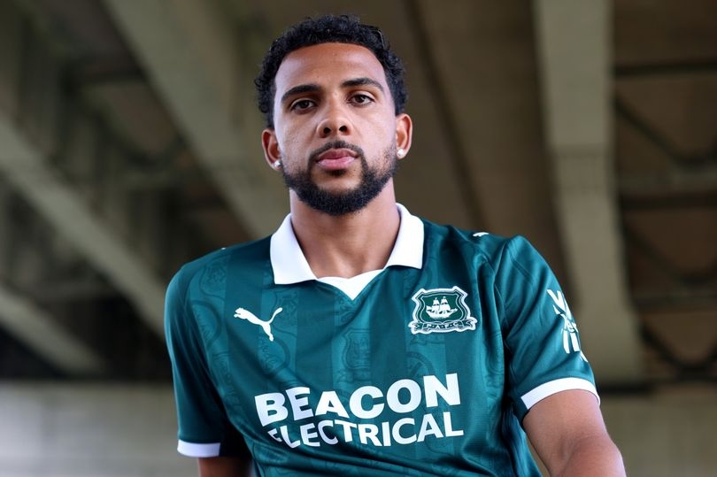 Plymouth Argyle sign Xavier Amaechi to add to attacking options