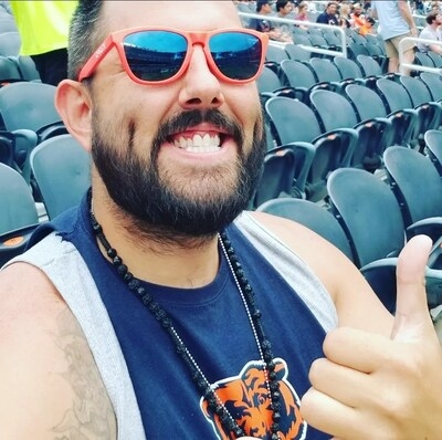 Chicago Man Raising Money for Veterans with Help from his Beard