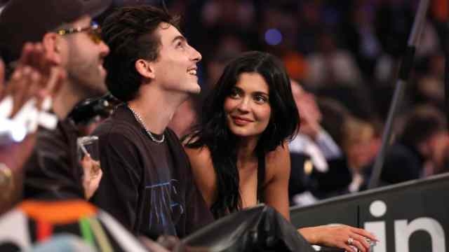 Kylie Jenner Has Shown Engagement Rings to Timothee Chalamet, Claims ‘Source'