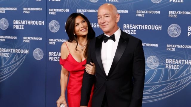 Jeff Bezos & Lauren Sanchez's Wedding Guests to Replace Those With Reserved Rooms, Says ‘Insider'