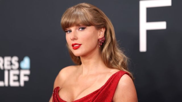 Taylor Swift Has Hinted at ‘More Albums' After AMAs Snub, Says ‘Source'