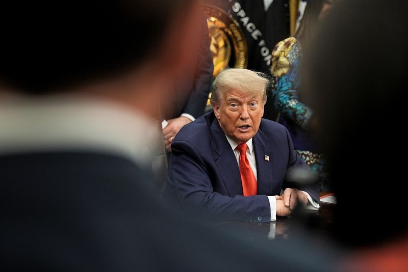 Trump says he won't appoint anyone to Fed who doesn't back rate cuts