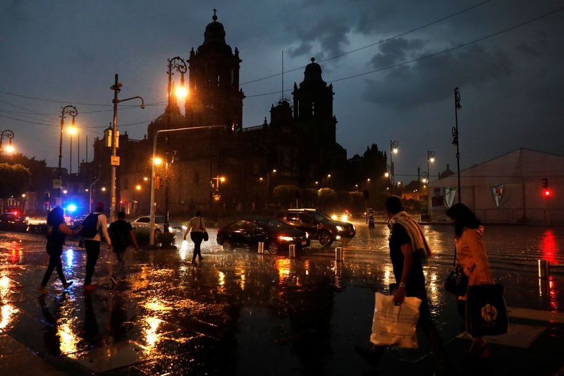 Mexico plans gradual reduction to 40-hour work week by 2030