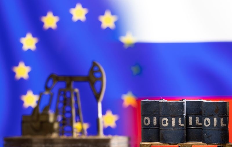 European Commission proposes Russian oil price cap 15% below global price