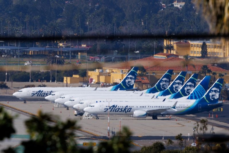 Alaska Air reinstates forecast as travel demand improves