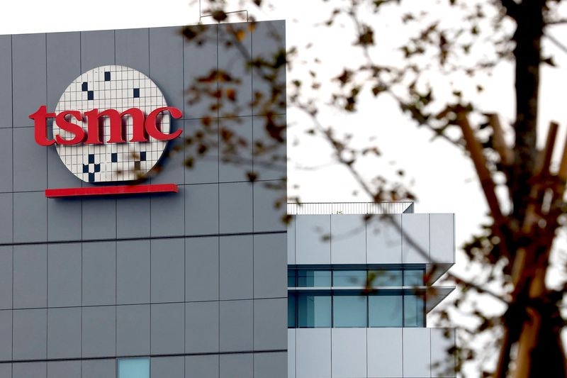 TSMC quarterly profit seen soaring to record but Trump tariffs, forex a concern